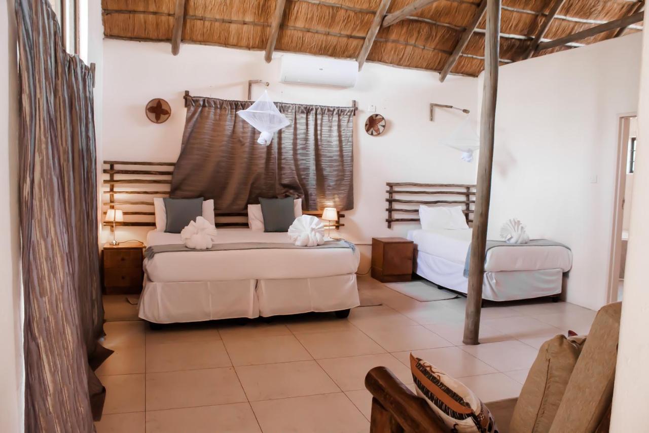 Leeville Guesthouse Kasane Exterior photo
